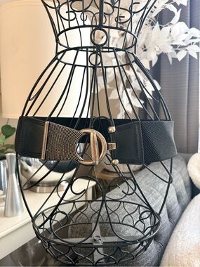 NWT JCPenney Black Faux Leather Stretch Silver Buckle Belt Size S/M